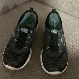 Sketchers Air Cooled Memory Foam slip ins shoes  womens size 6